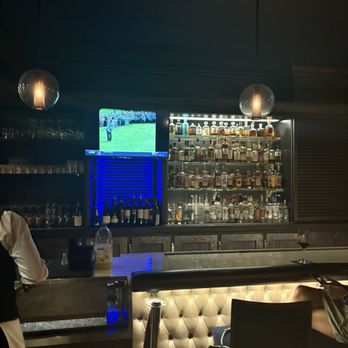 Caucus Club - Steakhouses Near Me - Detroit, Michigan