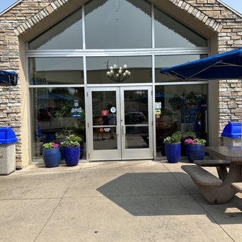 Culver's - Nice entrance shared between the restaurant and the gas station - Burgers Near Me - Wayzata, Minnesota