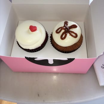 Georgetown Cupcake - Red velvet and caramel apple - Cupcakes Near Me - Washington, DC, District of Columbia Georgetown Cupcake - Red velvet and caramel apple - Cupcakes Near Me - Washington, DC, District of Columbia