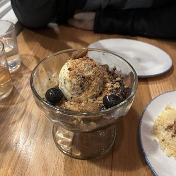 Giant - Microwave cake - New American Near Me - Chicago, Illinois