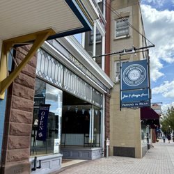 Pour Man's Brewing - Entrance