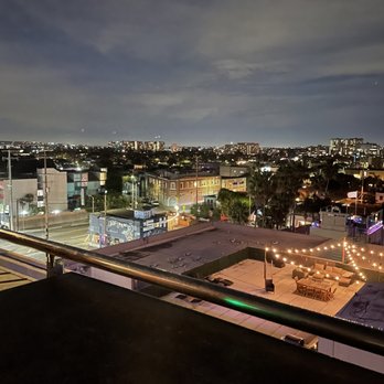 High Rooftop Lounge - Rooftop View at Night - Lounges Near Me - Venice, California High Rooftop Lounge - Rooftop View at Night - Lounges Near Me - Venice, California