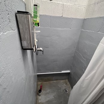 Wylder Hope Valley - DIRTY shower place - Vacation Rentals Near Me - Hope Valley, California