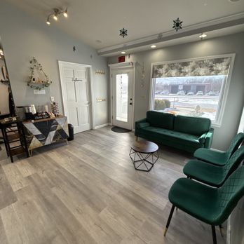 Emerald Salon - Hair Salons Near Me - Harrisonville, Missouri Emerald Salon - Hair Salons Near Me - Harrisonville, Missouri