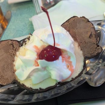 Jackson Hole - Tartufo - Burgers Near Me - East Elmhurst, New York Jackson Hole - Tartufo - Burgers Near Me - East Elmhurst, New York