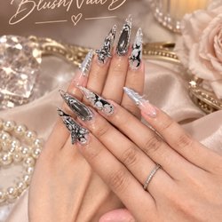 Blush Nail Bar - Kim