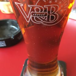 V&B