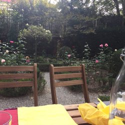 La Vie des Champs - Lovely rose garden downstairs outside!