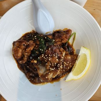 Momiji SLU - Chicken - Sushi Bars Near Me - Seattle, Washington