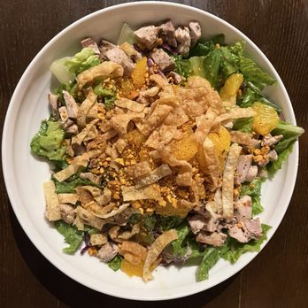 Common Theory - thai chicken salad | IG: @socalsnomnoms - Gastropubs Near Me - San Diego, California Common Theory - thai chicken salad | IG: @socalsnomnoms - Gastropubs Near Me - San Diego, California