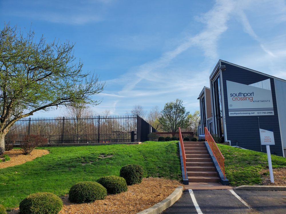 SOUTHPORT AT BUCK CREEK 1451 E Southport Road 5385, Indianapolis