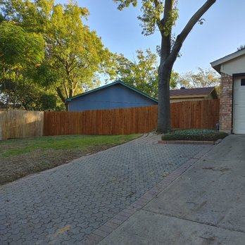 Fence Installers - Cedar pickets. FREE STAIN! - Fences & Gates Near Me - Arlington, Texas Fence Installers - Cedar pickets. FREE STAIN! - Fences & Gates Near Me - Arlington, Texas