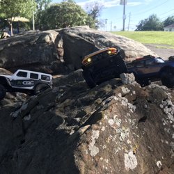 Hunter Park - White Jeep and Blue Bronco are 1:24 scale. Yellow FJ is 1:18.