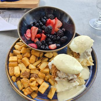 City Cellars HTX - Country Benedict - New American Near Me - Houston, Texas City Cellars HTX - Country Benedict - New American Near Me - Houston, Texas