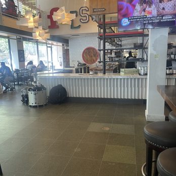 Taste Kitchen Bar - Dining area - Breakfast & Brunch Near Me - Houston, Texas