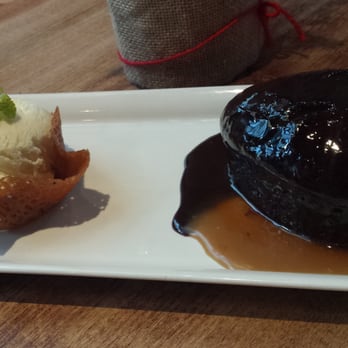 Earls Kitchen + Bar - sticky chocolate toffee pudding - Canadian (New) Near Me - Toronto, Ontario Earls Kitchen + Bar - sticky chocolate toffee pudding - Canadian (New) Near Me - Toronto, Ontario