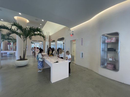 Glossier LA by null