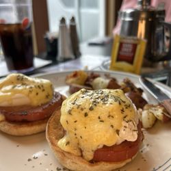 Pat's Colonial Kitchen - Eggs Benedict