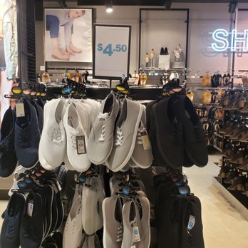 Primark - Accessories Near Me - King of Prussia, Pennsylvania Primark - Accessories Near Me - King of Prussia, Pennsylvania