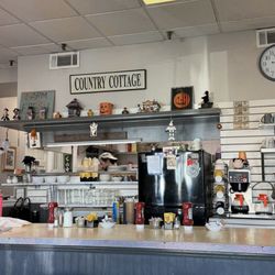 Country Cottage Diner - Old school feel