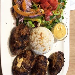 Volkan‘s Grillhaus - Türkische Frikadellen gefüllt mit Käse.