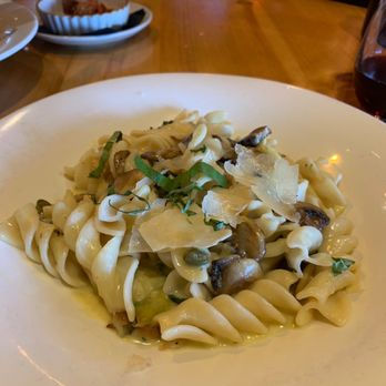M'tucci's Moderno - Lemon Artichoke Fussiloni - Italian Near Me - Rio Rancho, New Mexico M'tucci's Moderno - Lemon Artichoke Fussiloni - Italian Near Me - Rio Rancho, New Mexico