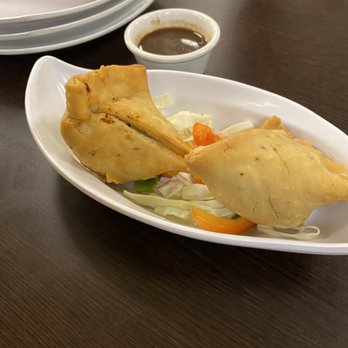 Biryani Pot - 2 Piece Veg Samosa - Indian Near Me - Mobile, Alabama
