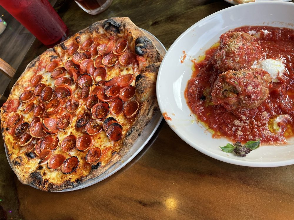 Groundling Pizza Logo
