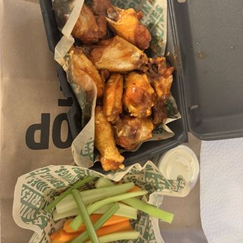 Wingstop - Mango habanero, 10 piece wings with ranch, celery, and carrots. - Chicken Wings Near Me - Longview, Texas