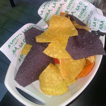 La Chula - Tortilla chips that come with the guacamole appetizer. - Tex-Mex Near Me - Rahway, New Jersey