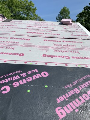 Don't settle for anything less then 100% perfect when it comes to roofing! - If you need to replace your home's roof this spring, our team at Advanced Roofing is here to help! We're happy to be able to offer a number of asphalt shingle options for homeowners to choose from, including Owens Corning shingles!
