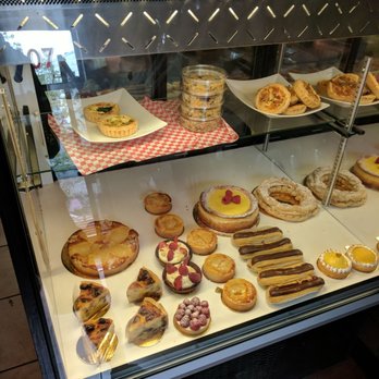 Brioche à Tête - Patisserie/Cake Shop Near Me - Montreal, Quebec Brioche à Tête - Patisserie/Cake Shop Near Me - Montreal, Quebec