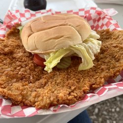 Chrilly's Treats-N-Eats - Little restaurant, has changed its name to LITTLE REDS GRAB N GO....
