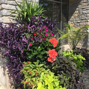 Kentucky Artisan Center At Berea - landscaping outside - Cafes Near Me - Berea, Kentucky Kentucky Artisan Center At Berea - landscaping outside - Cafes Near Me - Berea, Kentucky