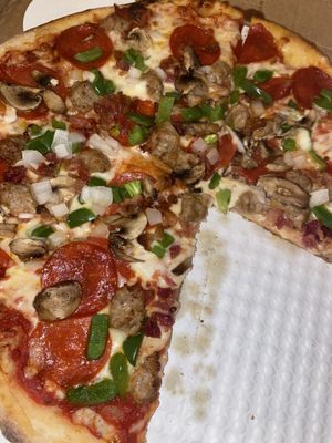 Jonuzi's Pizza by null