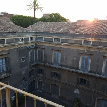 Manganelli Palace Hotel - Room 404 standard double: view from window in morning - Hotels Near Me - Catania, Connecticut