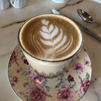 Little Hen - Iced Vanilla Latte - Breakfast & Brunch Near Me - Weston, Florida Little Hen - Iced Vanilla Latte - Breakfast & Brunch Near Me - Weston, Florida