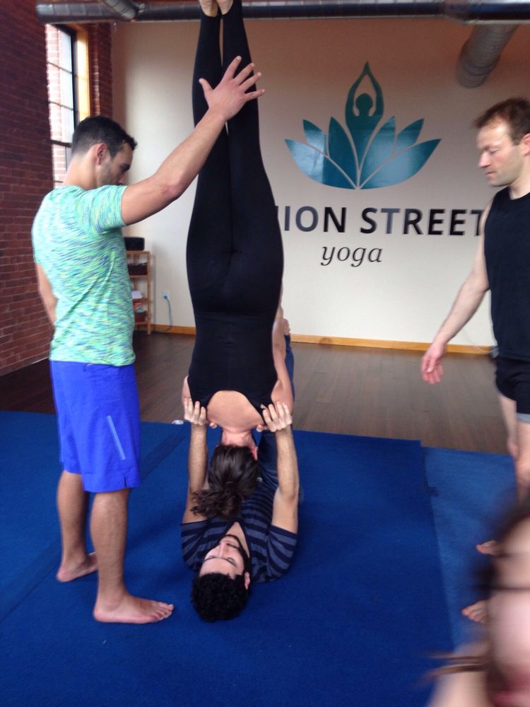 Union Street Yoga Logo
