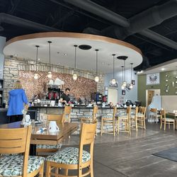 Jam N Jelly Cafe - Such a friendly atmosphere with friendly servers to match!!!