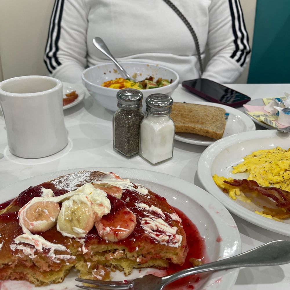 Van Dorn Diner - As you can see my pancakes are amazing - Diners Near Me - Alexandria, Virginia Van Dorn Diner - As you can see my pancakes are amazing - Diners Near Me - Alexandria, Virginia