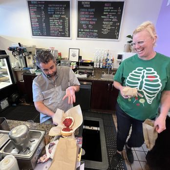 Zizzo's Coffeehouse  - Great vibes. Delicious scrumptious bagel with strawberry jelly. - Coffee & Tea Near Me - Capitola, California
