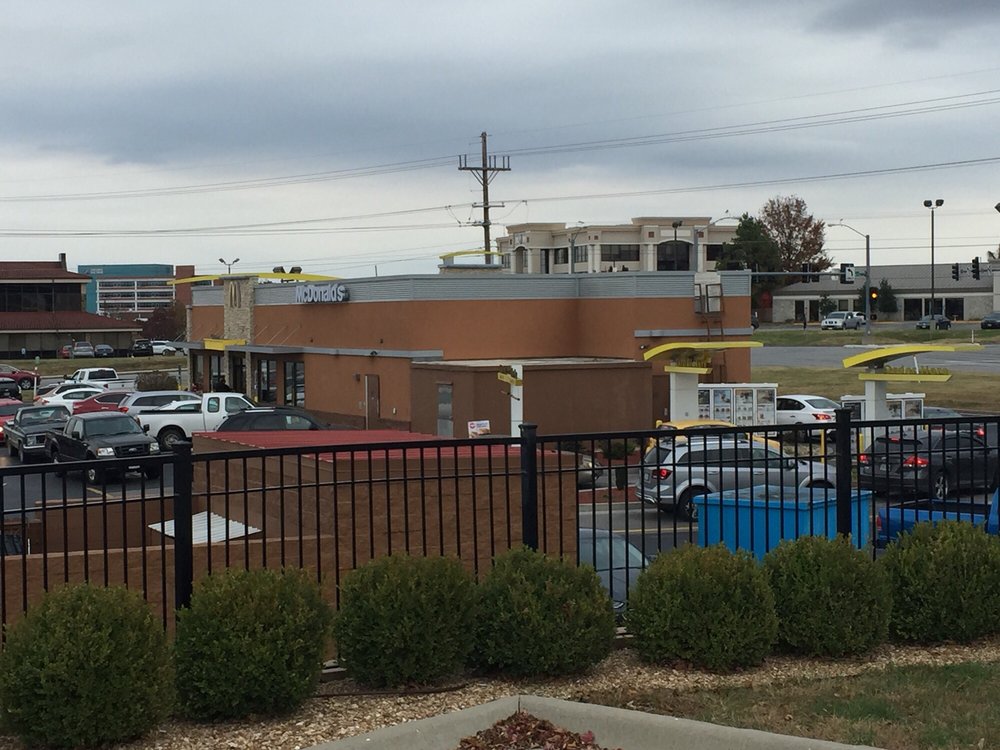 MCDONALD’S Updated August 2024 13 Reviews 3140 S Mcclelland