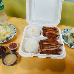 Chicken and Chicken Katsu Combination Paid extra for the garlic sauce ($1) & sriracha ($0.50/ea).