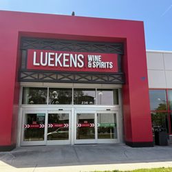 Luekens Wine & Spirits - Front doors