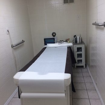 International Salon - Waxing room, table area - Waxing Near Me - Philadelphia, Pennsylvania International Salon - Waxing room, table area - Waxing Near Me - Philadelphia, Pennsylvania