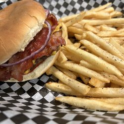 The Grill on San Mateo - Bacon cheeseburger with everything!!