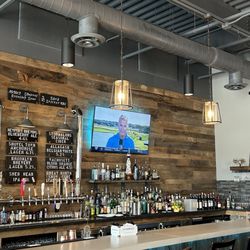 The Shed Craft Bar And Kitchen - Bar area