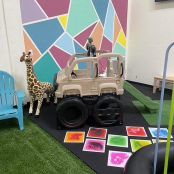 yunn⭐︎kids LIFE Family Fun Center & Bullwinkle's Restaurant in Tukwila, WA