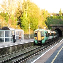 London Road Station - The eastbound platform, with mid-afternoon a train to Seaford, 01/12/2008