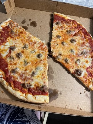 Gino's Pizza by null